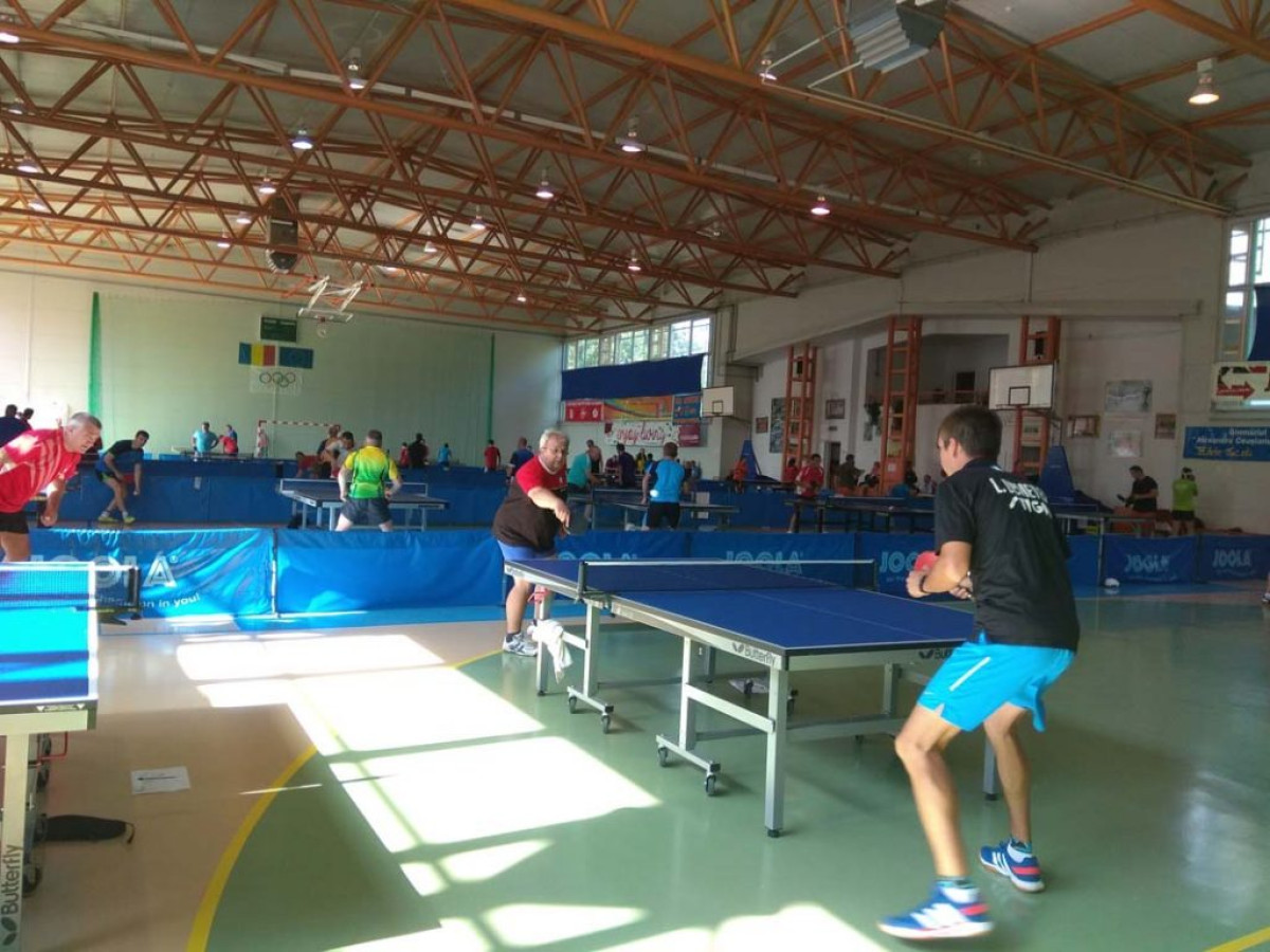 /storage/img/big_recikk-szaszregenben-asztaliteniszeztunk-cs-ping-pong-gheorgheni-04-1.jpg