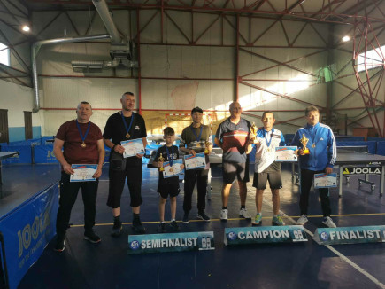 Két éremmel tértek haza a gyergyói amatőr asztaliteniszezők Dornavátráról!